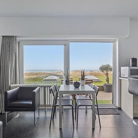 Ground Floor With Sea View And Pool *