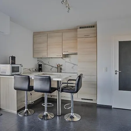 Ground Floor With Sea View And Pool Appartement *