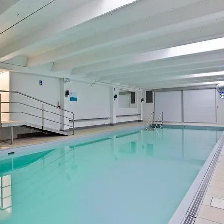 아파트 Ground Floor With Sea View And Pool